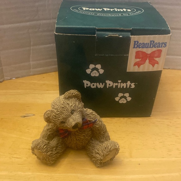Goebel vintage beau bears paw prints Basil bear figure Has box about 3 in - Picture 2 of 6
